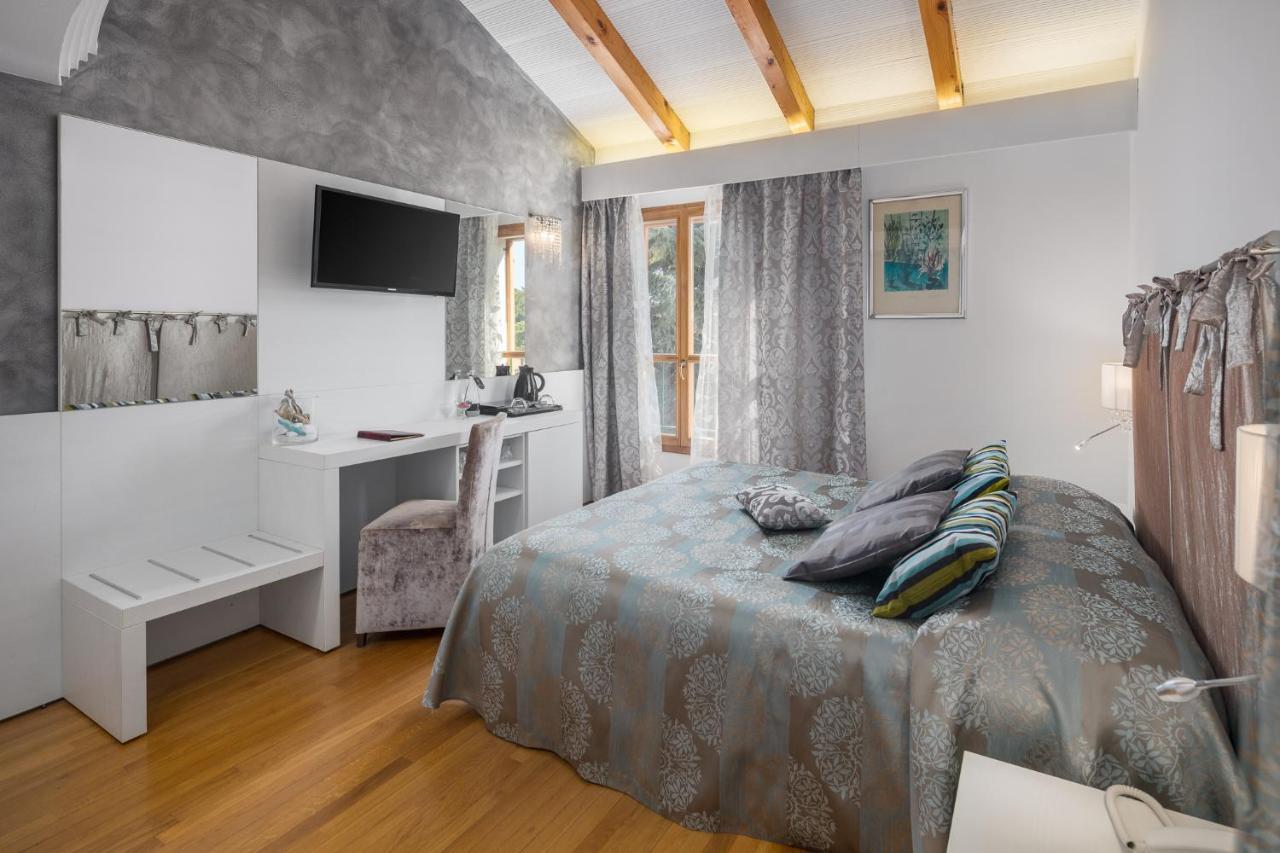 Hotel Cittar Новиград Екстериор снимка
