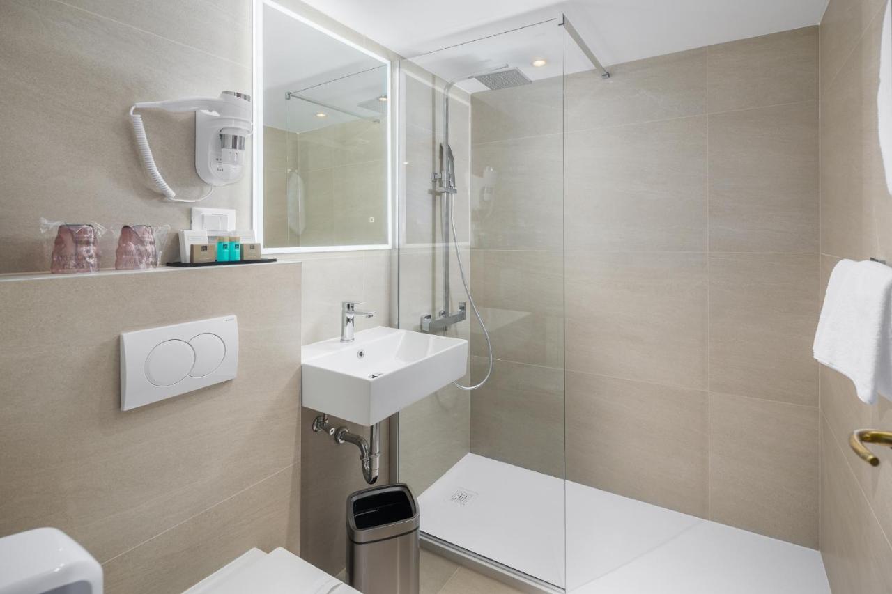 Hotel Cittar Новиград Екстериор снимка