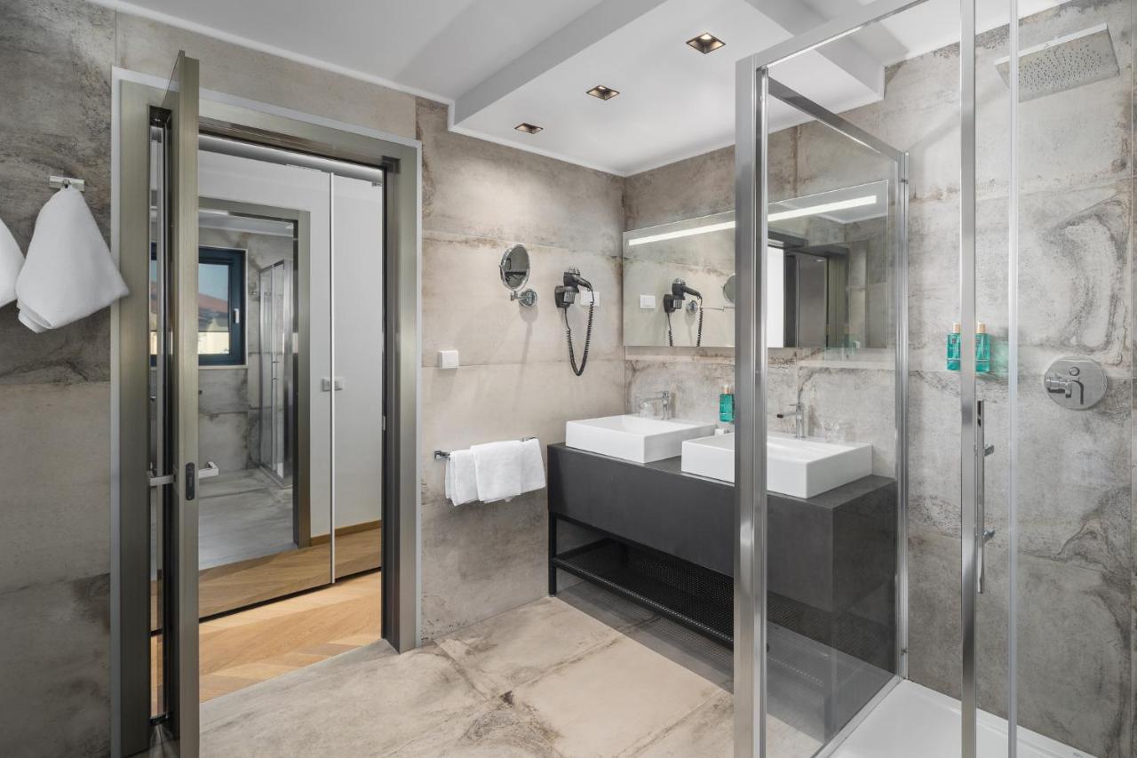 Hotel Cittar Новиград Екстериор снимка