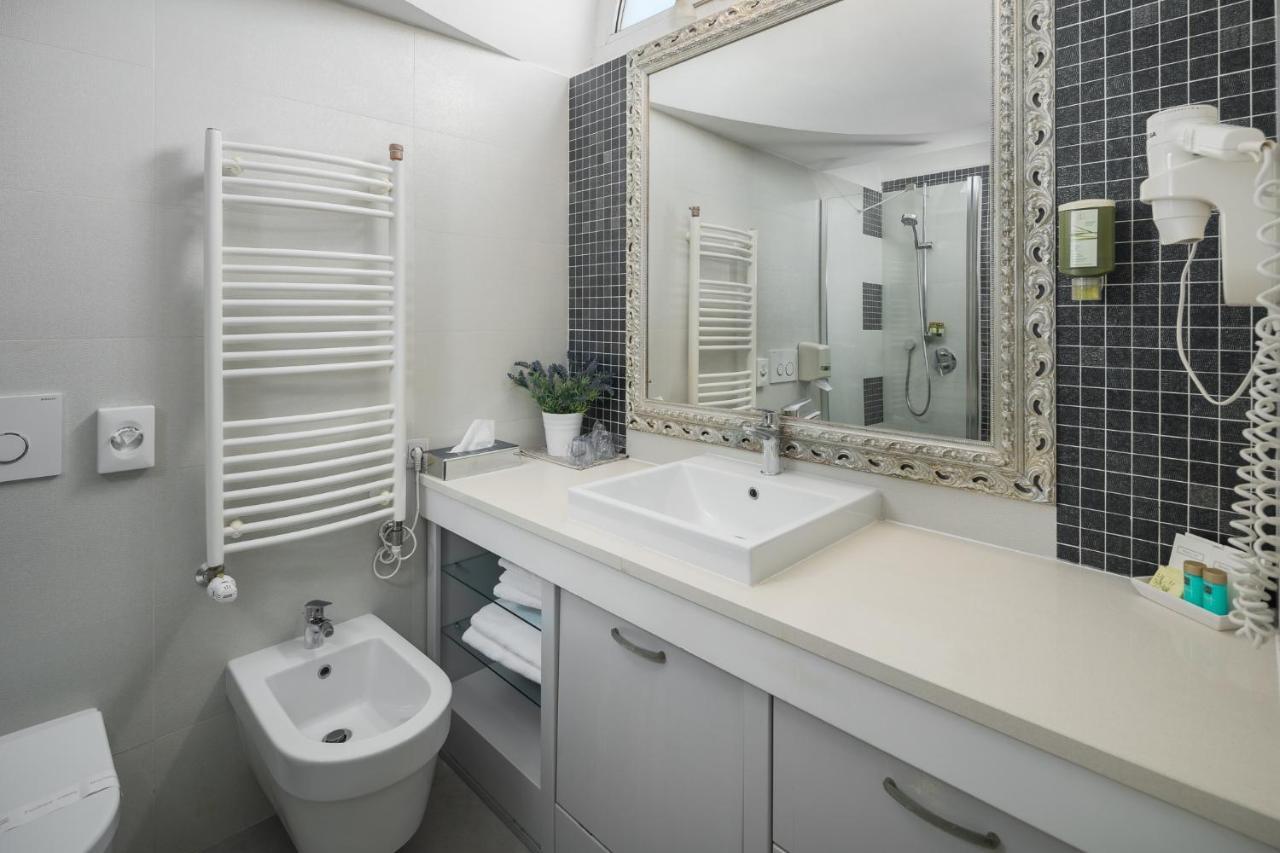 Hotel Cittar Новиград Екстериор снимка