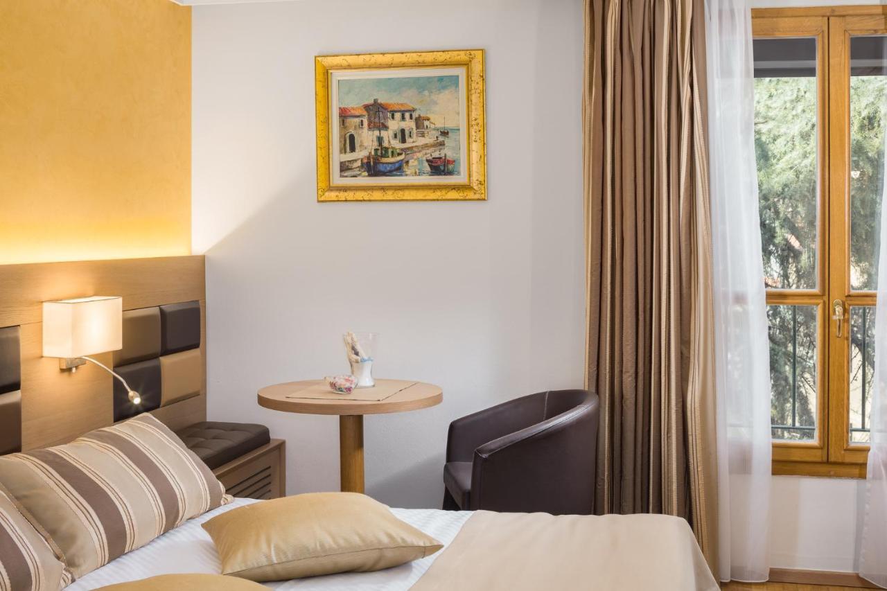 Hotel Cittar Новиград Екстериор снимка