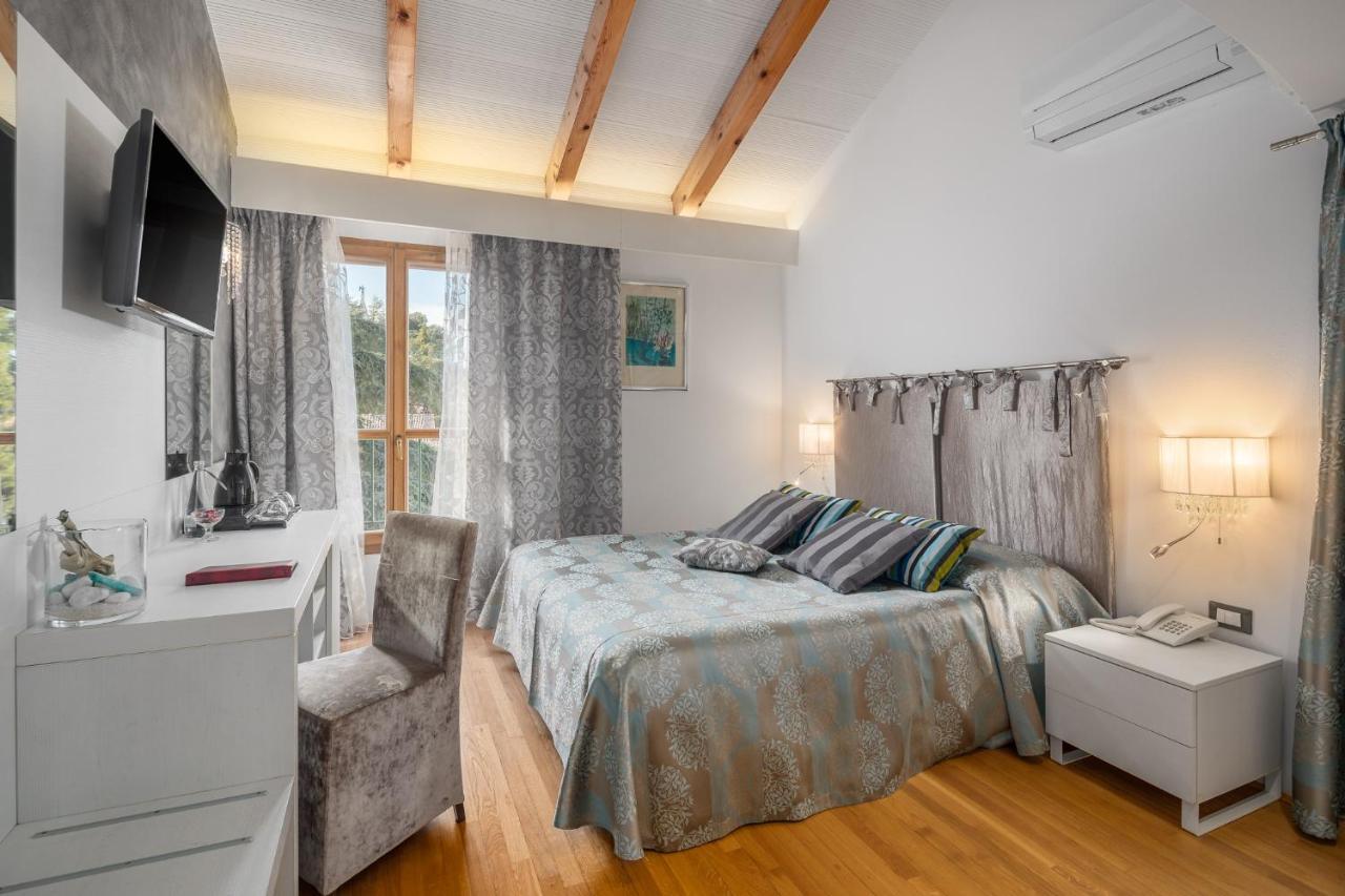 Hotel Cittar Новиград Екстериор снимка